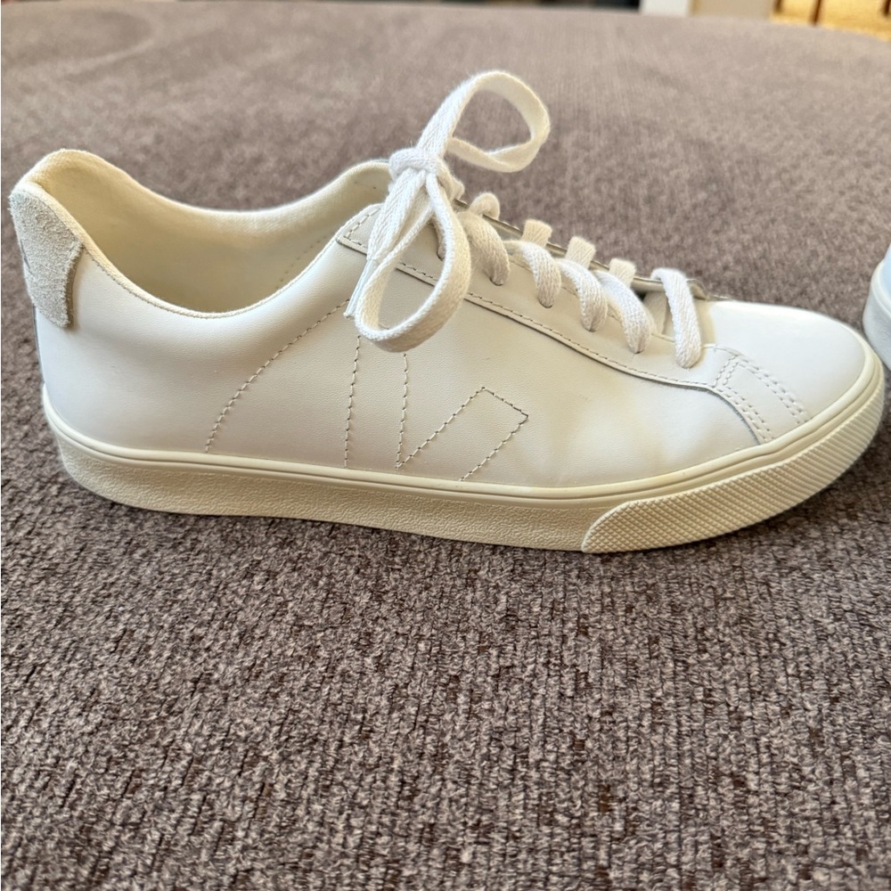 Veja White Low-Top Sneakers with Cream Sole - Picture 2 of 4